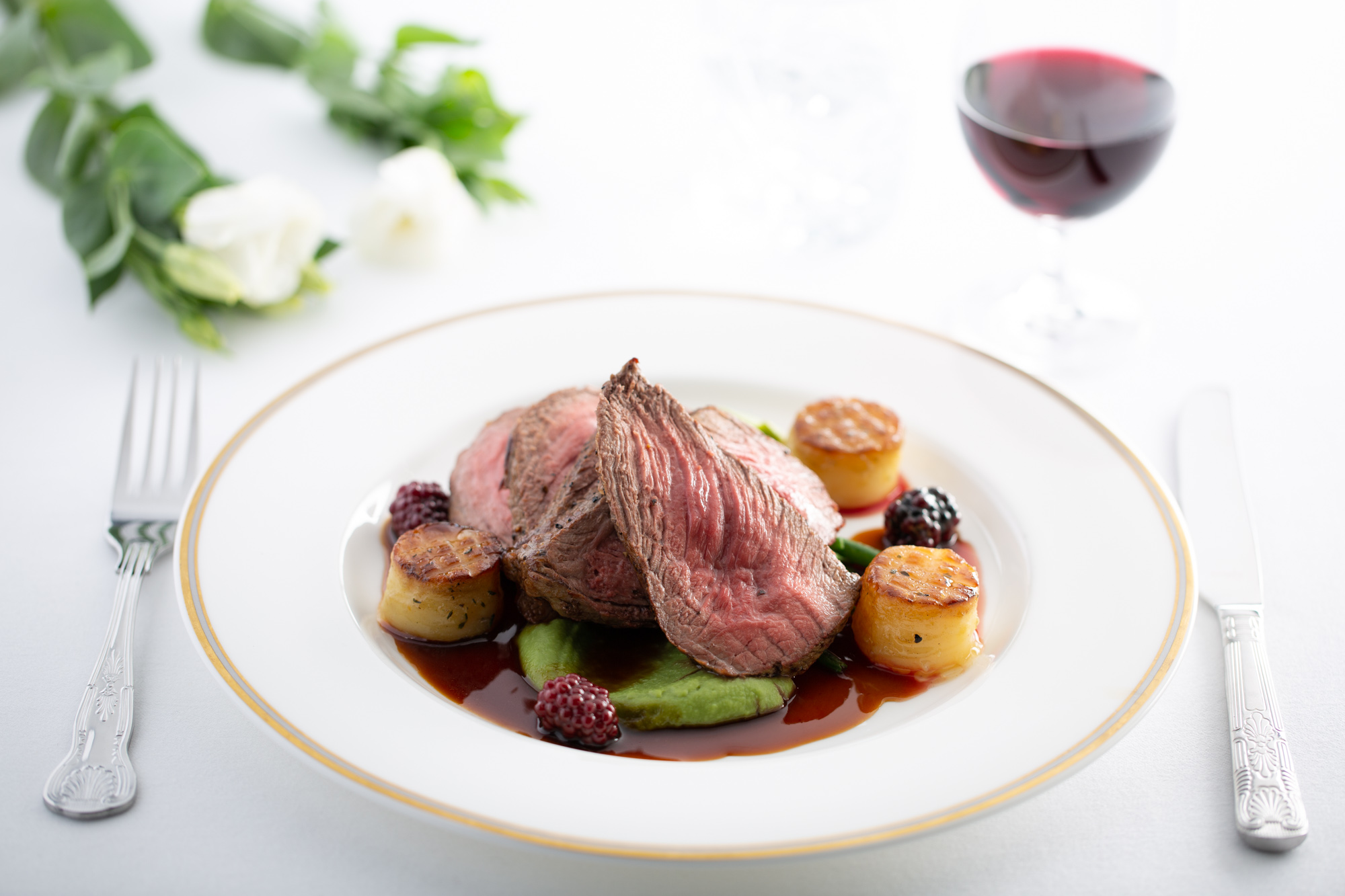 Roast Bistro Rump of Beef with Pea Purée and Blackberry Jus